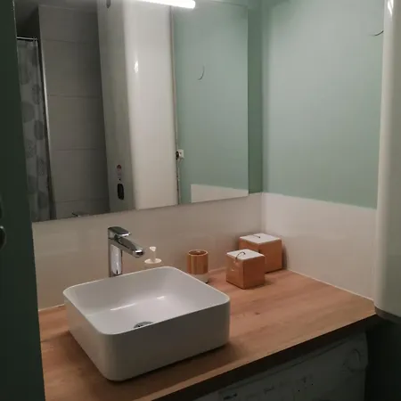 Cap D' - Studio-cabine - 100 M Du Mole - Classe 1 Etoile Apartment